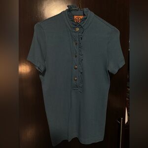 WOMEN'S. TORY BURCH BLUE COLLARED BUTTON SHIRT!
SIZE=XS
